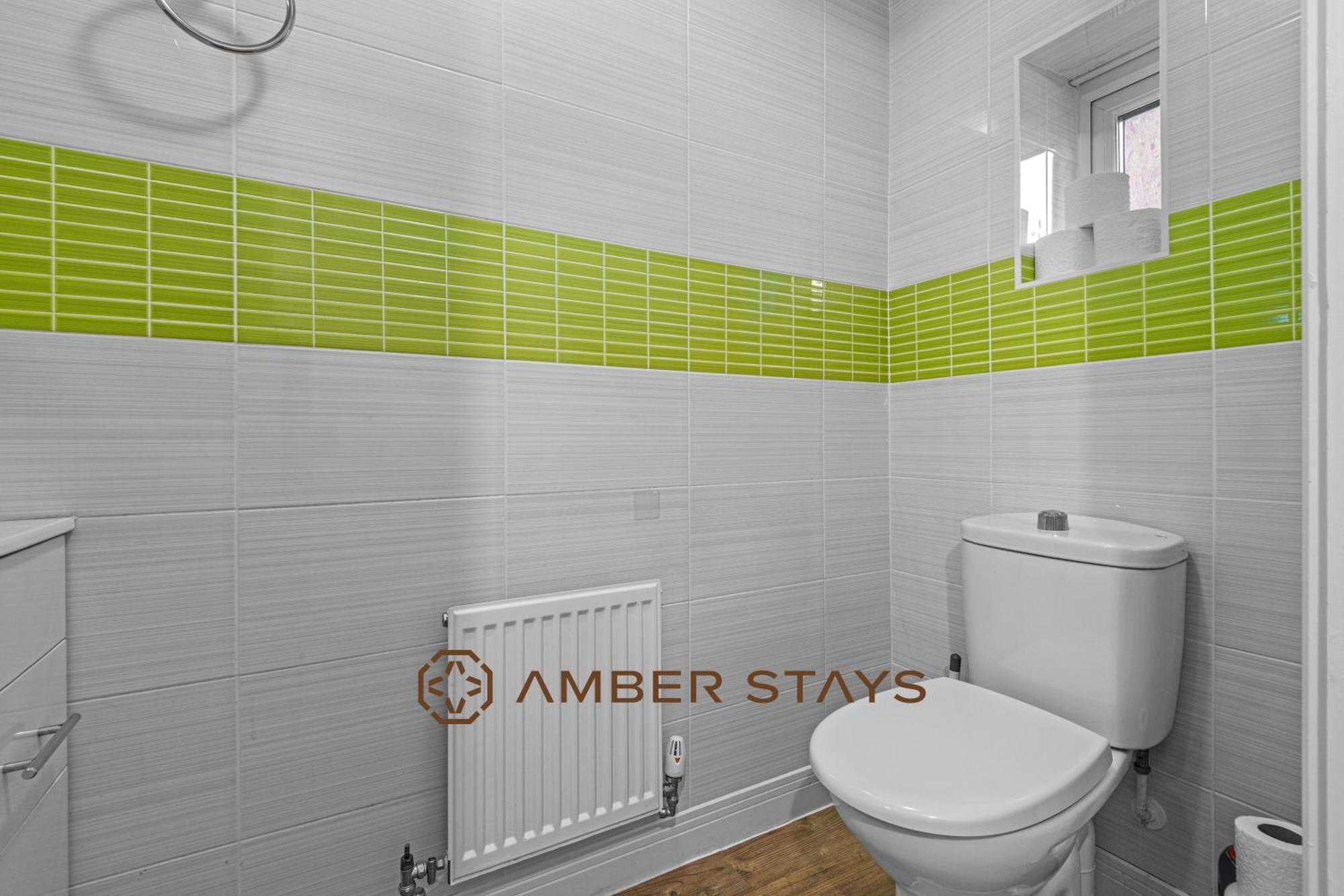Spacious 5 Bed House In Reading By Amber Stays, Perfect For Business & Contractors, Sleeps 12! 外观 照片