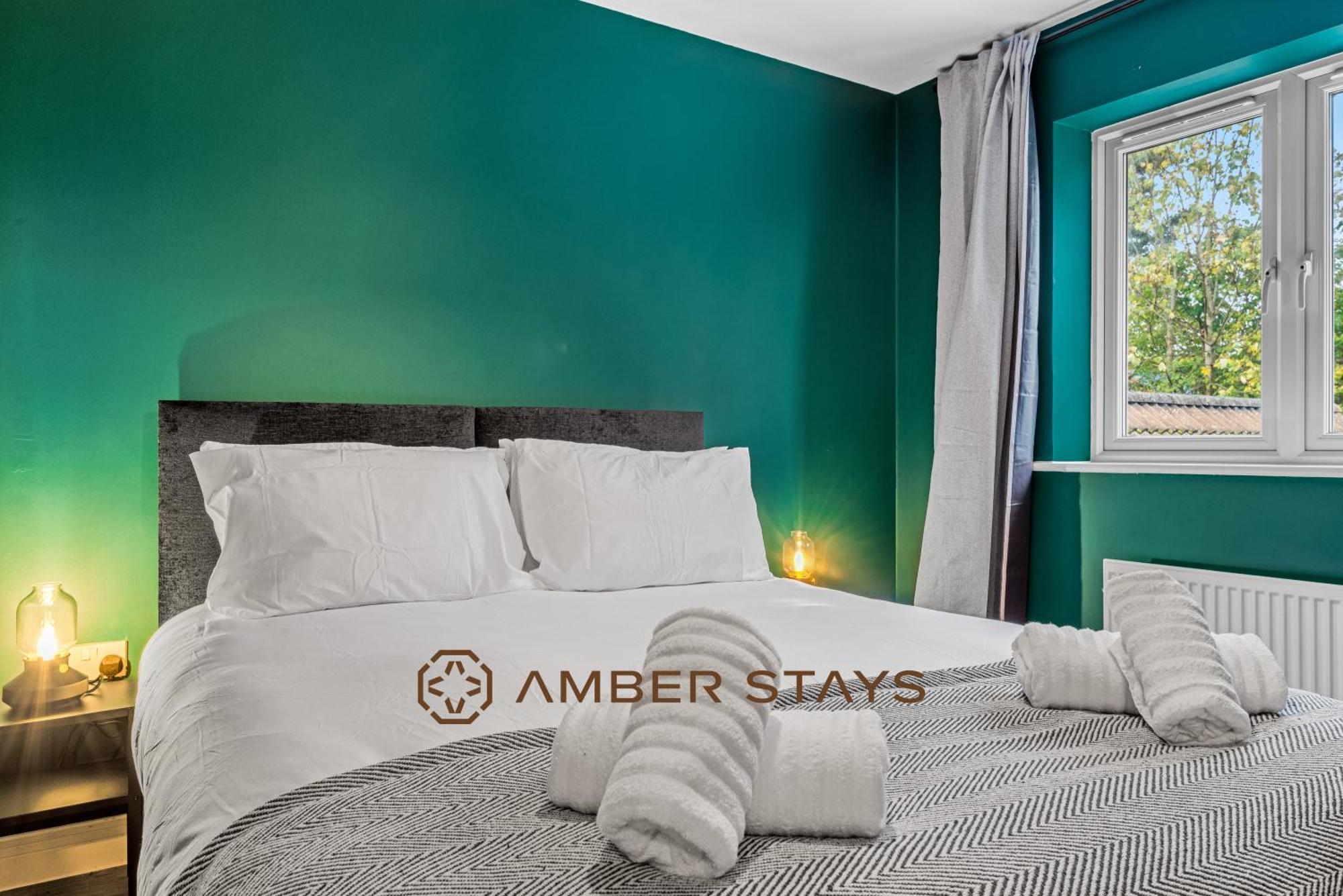 Spacious 5 Bed House In Reading By Amber Stays, Perfect For Business & Contractors, Sleeps 12! 外观 照片