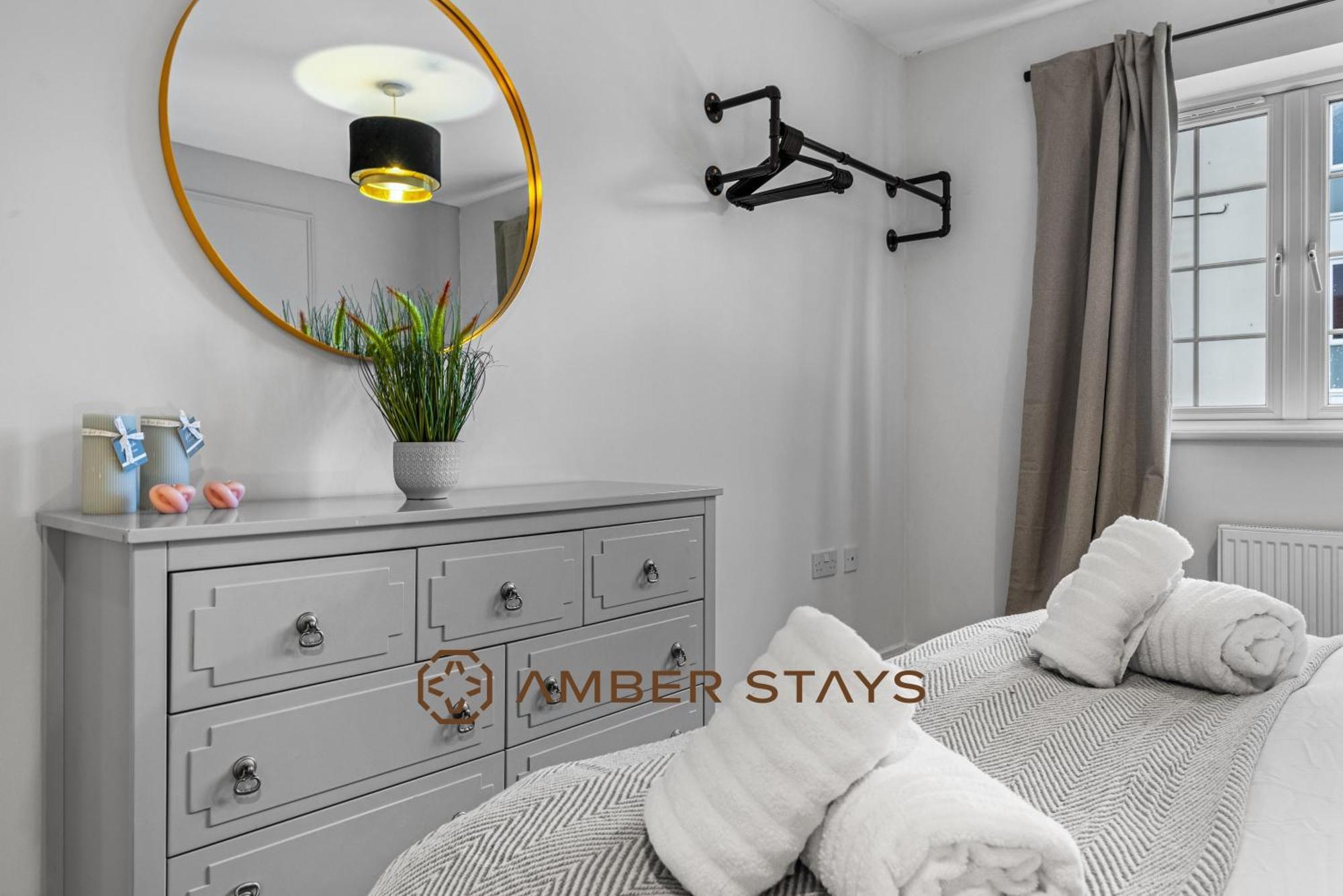 Spacious 5 Bed House In Reading By Amber Stays, Perfect For Business & Contractors, Sleeps 12! 外观 照片