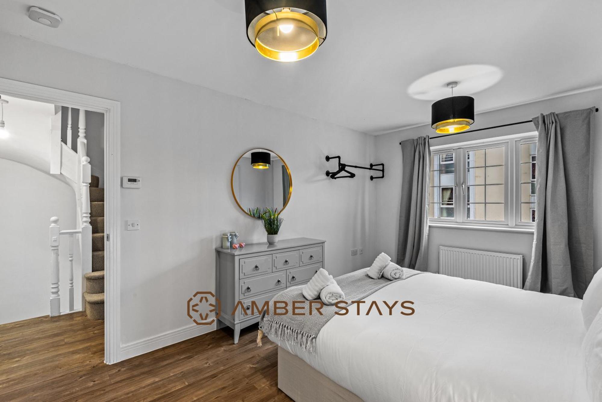Spacious 5 Bed House In Reading By Amber Stays, Perfect For Business & Contractors, Sleeps 12! 外观 照片