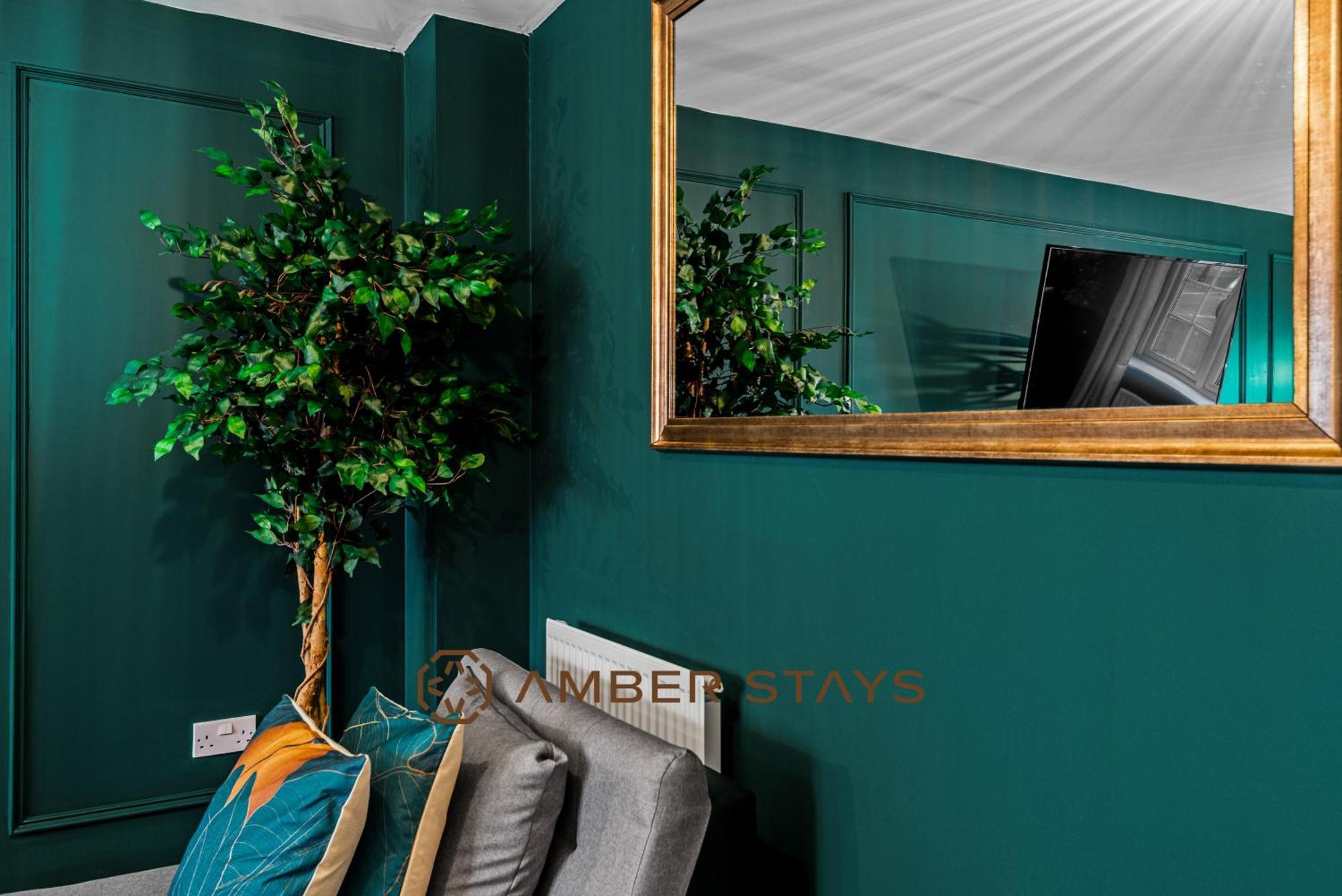 Spacious 5 Bed House In Reading By Amber Stays, Perfect For Business & Contractors, Sleeps 12! 外观 照片